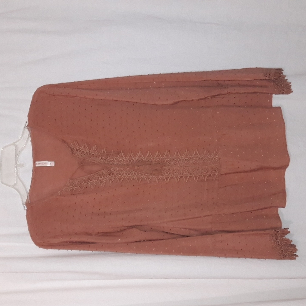 Exhilaration Tunic Blouse Size M Long Sleeves Lace Accent Tassel Cl…